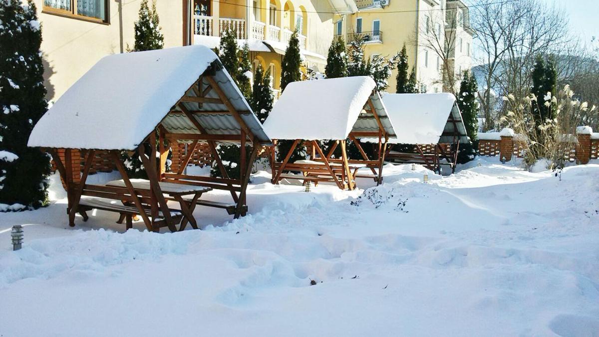 Edelweiss Hotel Polyana  Exterior photo